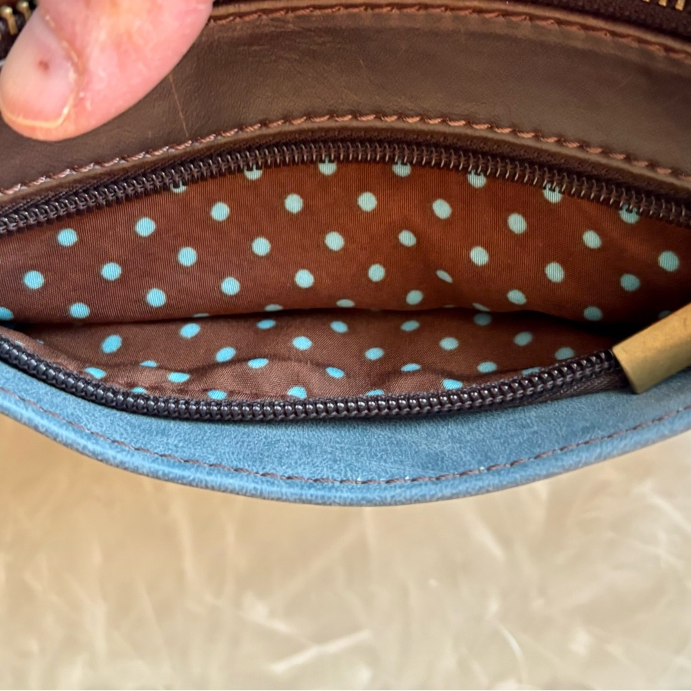 Chala Crossbody Bag with 2 Adjustable Straps - Picture 4 of 6
